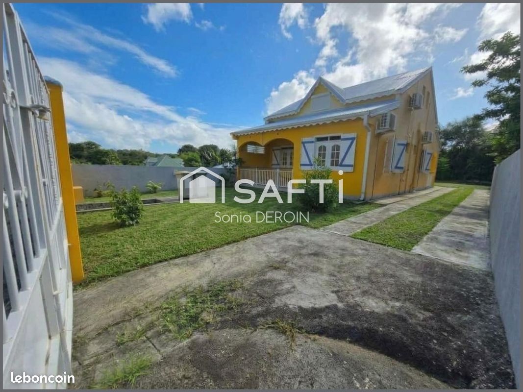 Maison 5 pièces 85 m² · à Sainte-Anne · 85 m² · 1 390 €/mois
