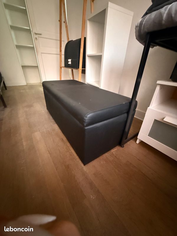 Banc coffre de rangement / Pouf noir (simili cuir) - Bon état (image 1)