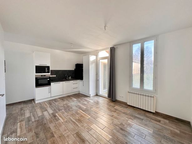 Maison deux pièces avec jardin