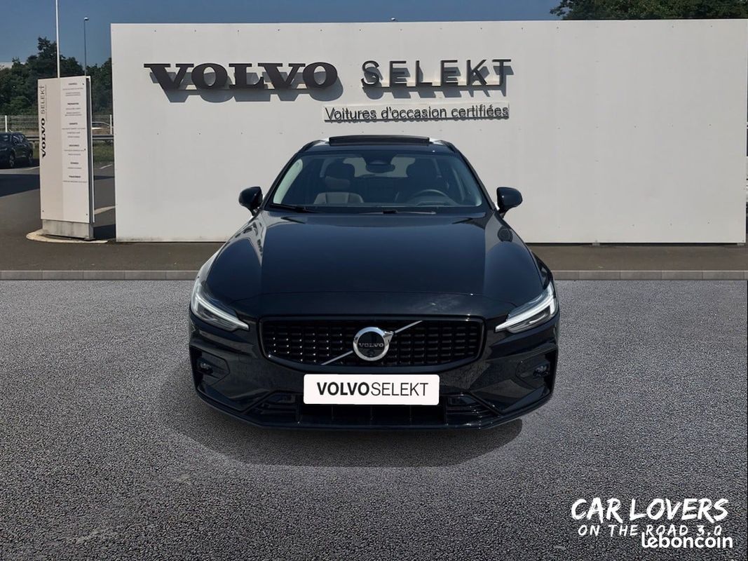 VOLVO V60 Micro hybride essence B4 197 ch DCT7 Ultra Style Dark (image 8)