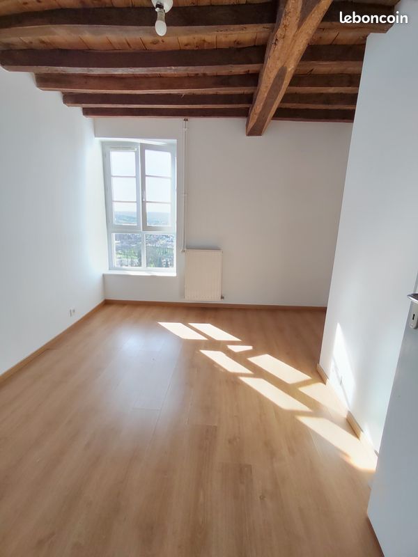 Appartement 4 pièces 86 m² · à Thiers · 86 m² · 596 €/mois