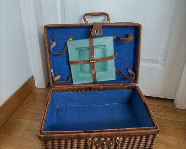 Mallette de pique-nique vintage en osier, panier, circa 1940 - En vente sur France