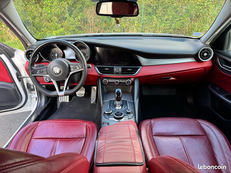 Alfa Roméo Giulia 2,2jtd 150 ch (image 3)