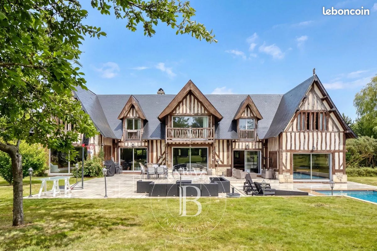 Maison 9 pièces 270 m² · à Vauville · 270 m² · 2 150 000 €