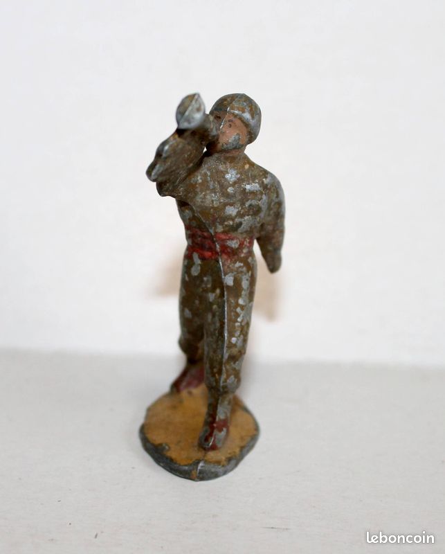 Figurine Ancienne Poilu En Aluminium - Première Guerre Mondiale - Échelle 1:32 (60 Mm)