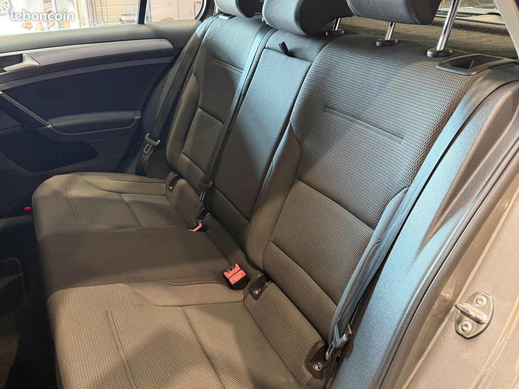 VOLKSWAGEN GOLF 1.6 TDI 110 FAP Lounge (image 23)