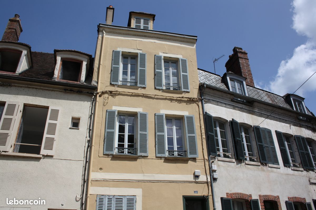 Immeuble 5 pièces 204 m² · à Joigny · 204 m² · 285 000 €