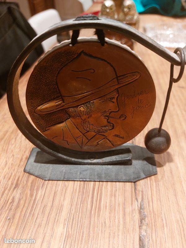 Gong collection (image 1)