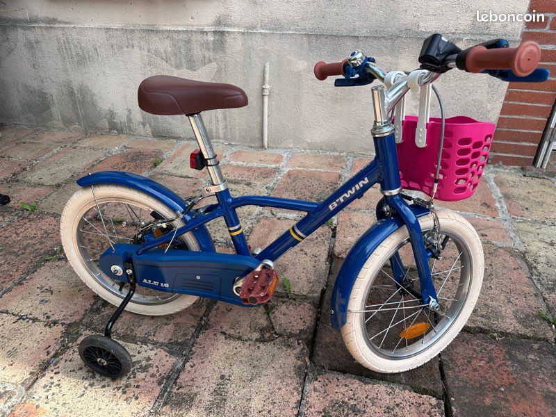 Vélo BTWIN Alu City 900 (image 1)