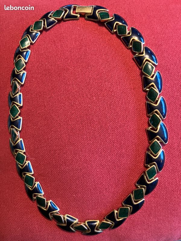Collier en métal à motifs émaillés vert et bleu (image 2)