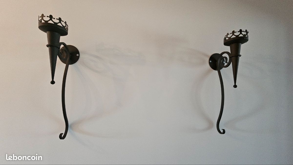 Paire de torches murales / appliques en fer forgé style médiéval – 50 cm (image 2)