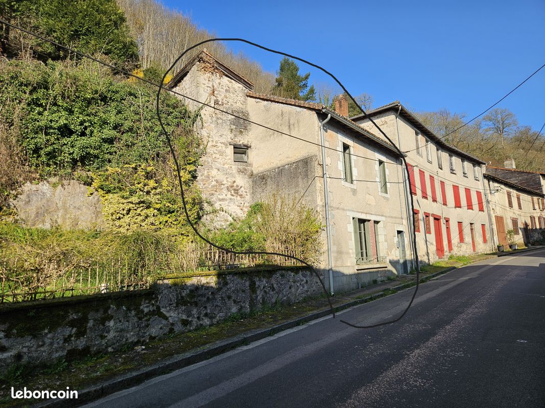 Maison 3 pièces 90 m² · à Saint-Léonard-de-Noblat · 90 m² · 34 000 €