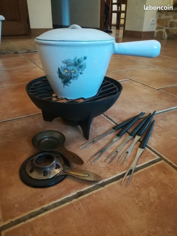 Test du caquelon en fonte émaillée Le Creuset 24 cm Noir Mat