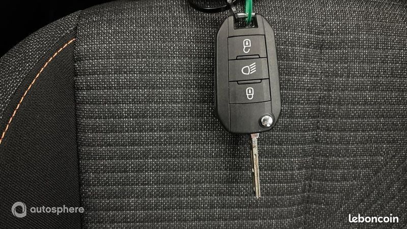 Peugeot 208 e-208 136ch 50 kWh Style (image 16)