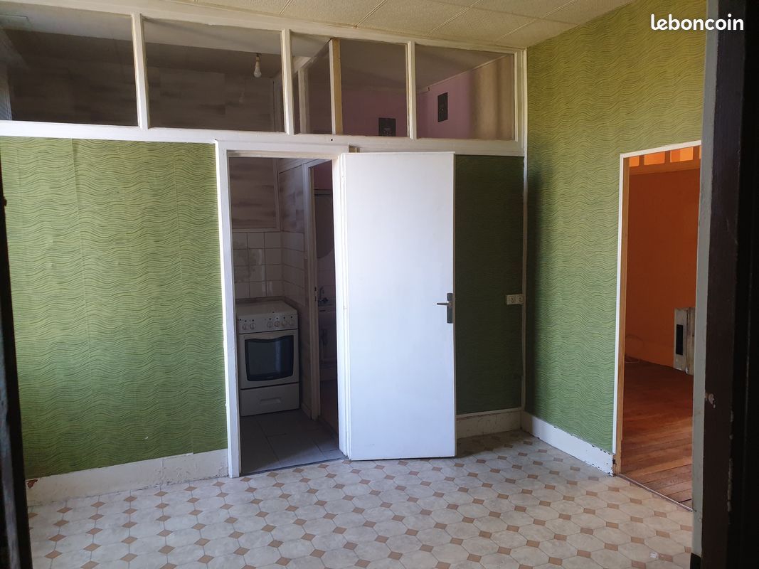 Appartement 4 pièces 47 m² · à Commentry · 47 m² · 350 €