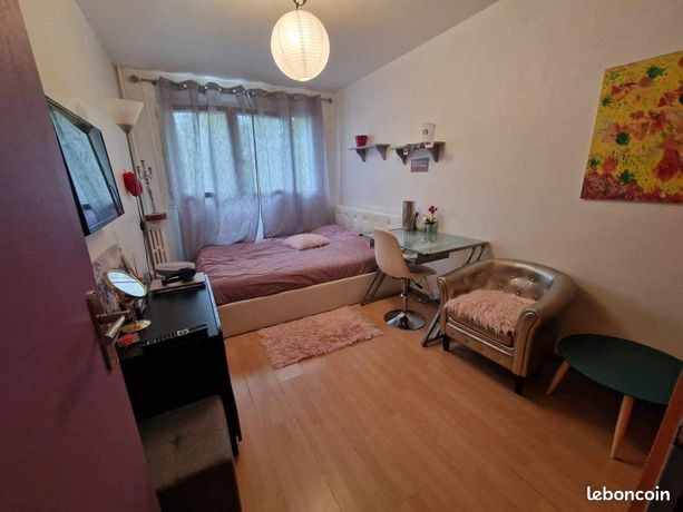 Chambre 1 pièce 14 m²