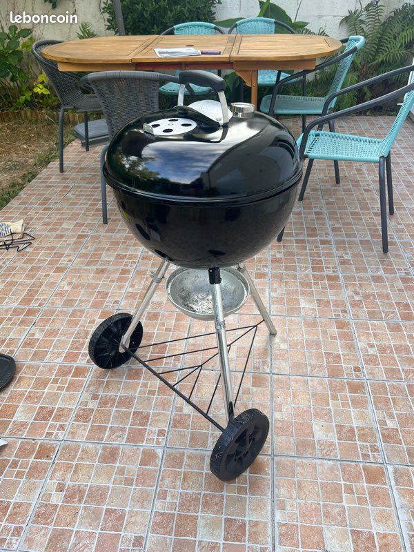 Barbecue de marque Weber Original modèle Kettle (image 1)
