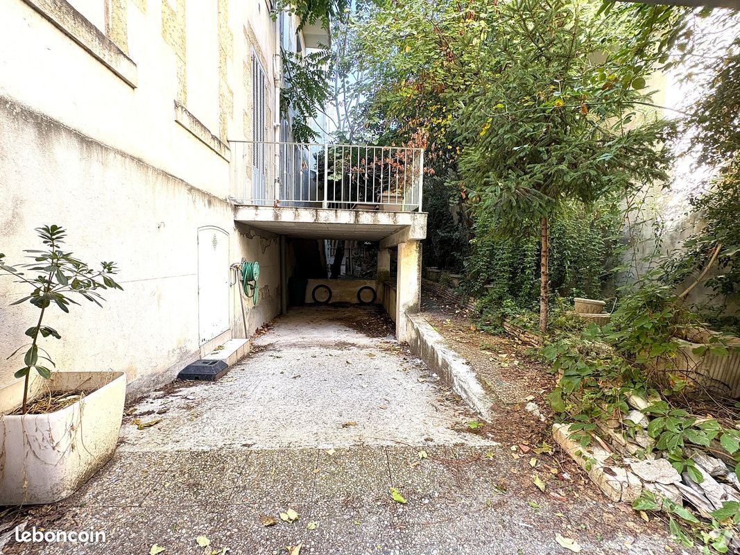 Appartement 7 pièces 180 m² · à Marseille · 180 m² · 616 550 €