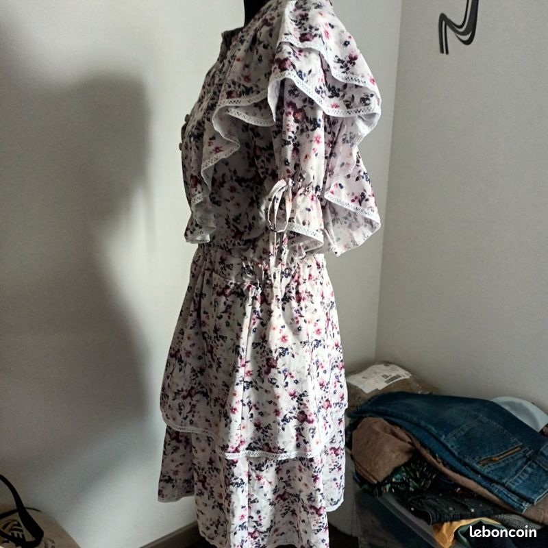 Robe Vintage En Velours Gris Argent – Taille 38 – Courte Et Ajustée – Style Rétro Chic