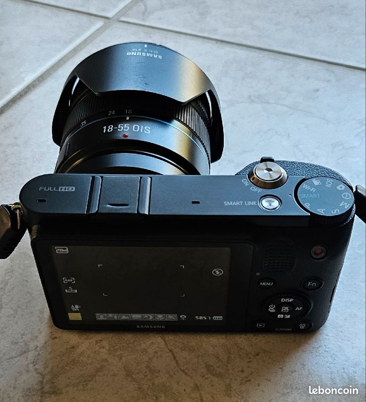 Appareil photo hybride Samsung NX1000 (image 2)