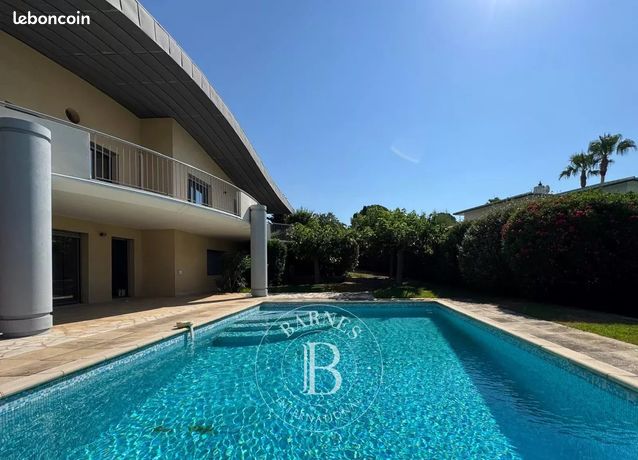 Propriété 6 pièces 202 m² — 12