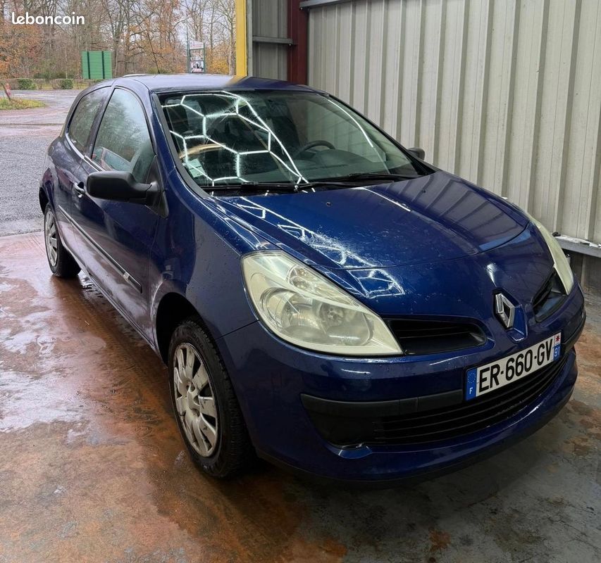 Renault Clio 1.2 16v 75cv (image 1)