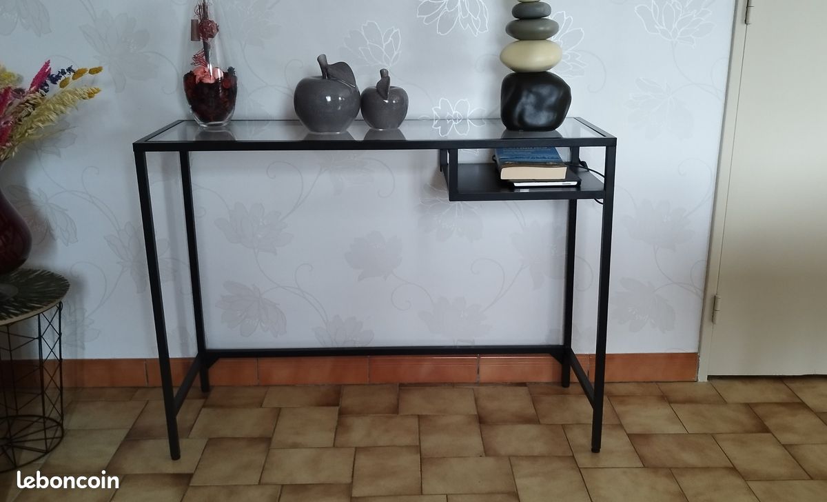 Console (image 2)