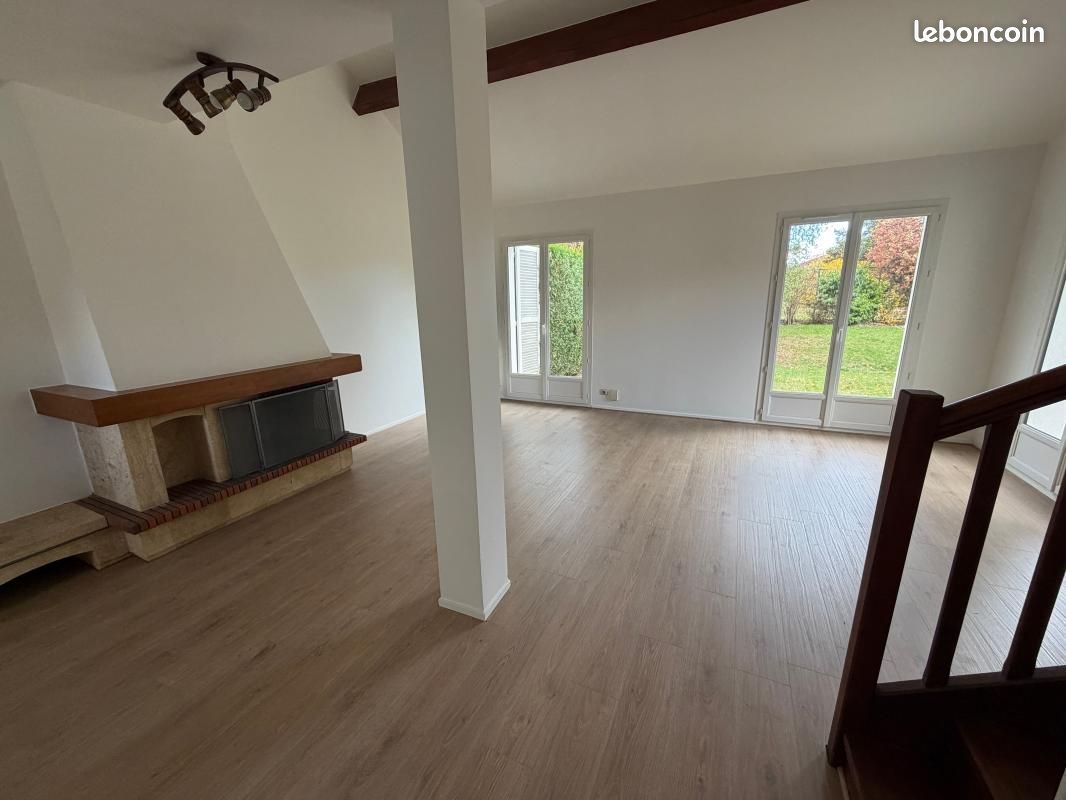 Maison 5 pièces 100 m² · à Voisins-le-Bretonneux · 100 m² · 472 500 €