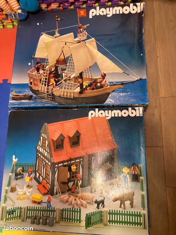 Ferme (3556) et bateau pirate (3550) PLAYMOBIL Vintage des années
