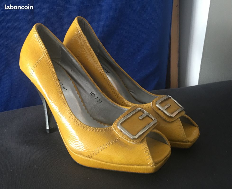 Chaussures à talons jaune moutarde 37 Chaussures