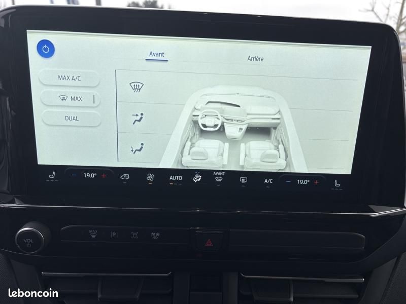 Ford Tourneo Custom 320 L2H1 2.0 EcoBlue 170ch Titanium BVA8 (image 18)