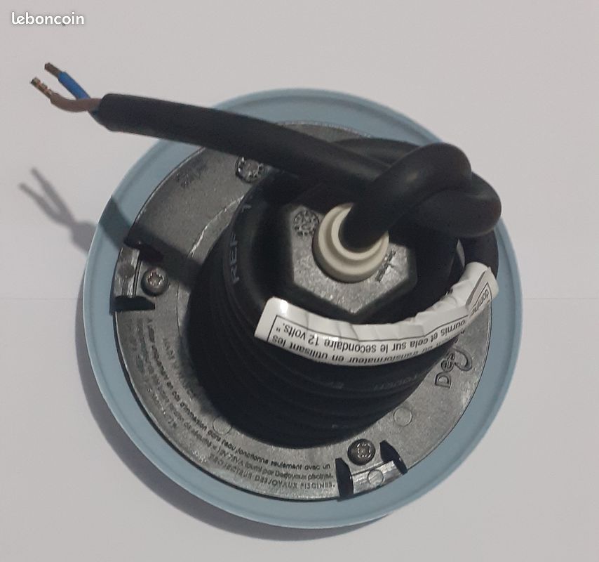 projecteur-piscine-desjoyaux-neuf-bricolage