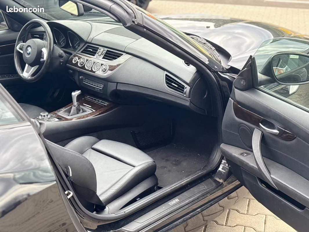 BMW Z4 sDrive23i Roadster | 204 ch BVM Essence 1re main Harman Kardon Sièges chauffants Volant ch... (image 10)