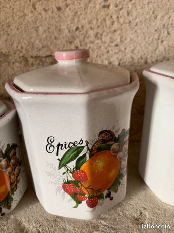 Salière Et Poivrière Vintage SYLA Années 70, Motif Fleurs, France, Plastique