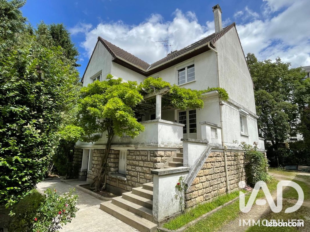 Maison 8 pièces 218 m² · à Bourg-la-Reine · 218 m² · 1 270 000 €