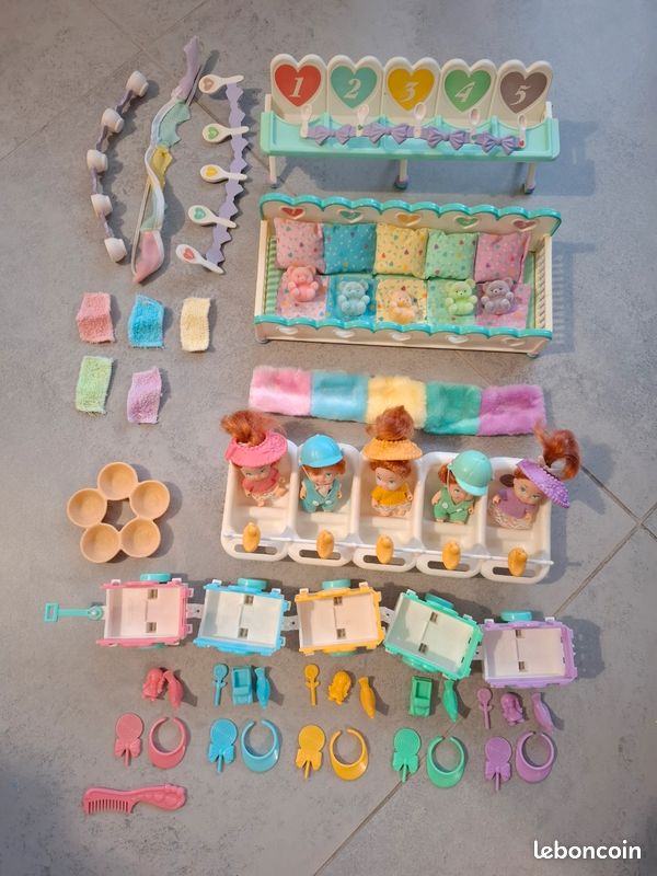 Grand Lot De Mini Poupées Et Accessoires Pour Fillettes - 5 Ans Et Plus, Occasion Bon état