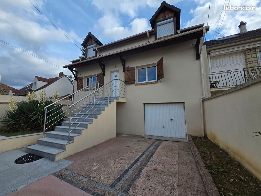 Maison 6 pièces 97 m² · à Sainte-Geneviève-des-Bois · 97 m² · 365 000 €