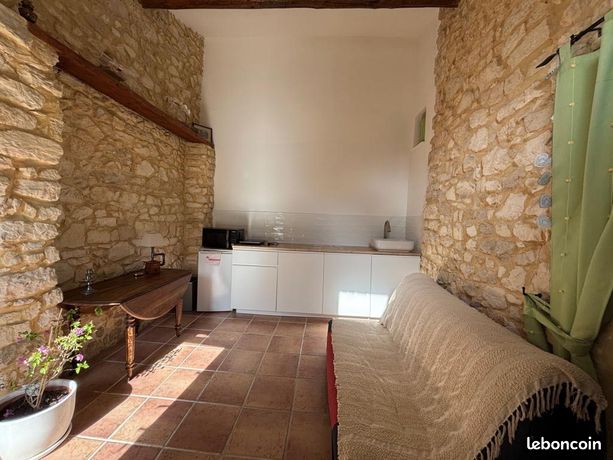 Studio 1 pièce 27 m²
