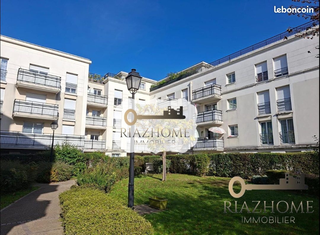 Parking 14 m² · à Le Bourget · 14 m² · 17 500 €