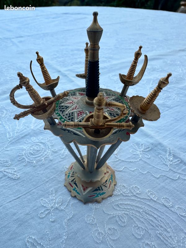 Porte piques apéritif mini epees /tolede vintage - Arts de la table
