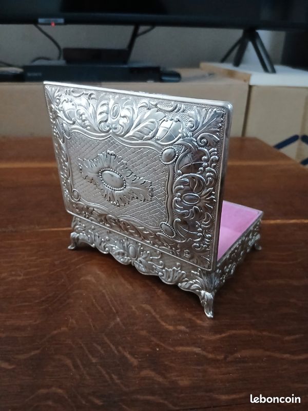 ANCIENNE BOÎTE À bijoux argenterie intérieur feutrine rouge estampillée Japan EUR 16,00