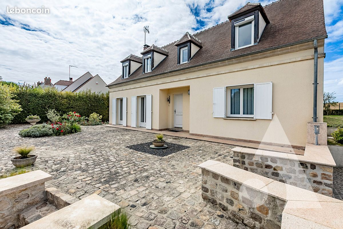 Maison 7 pièces 155 m² · à Villers-Saint-Frambourg-Ognon · 155 m² · 577 000 €