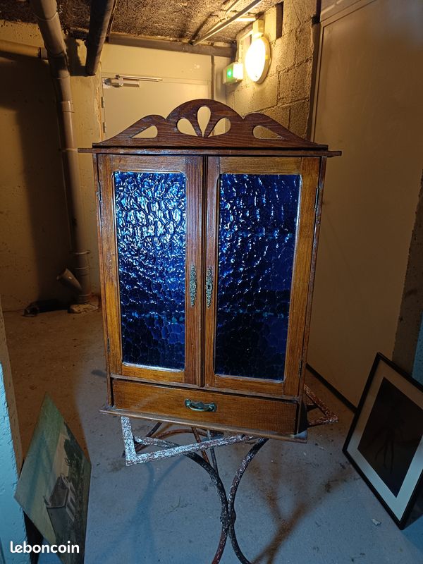 Petite armoire ancienne (image 1)