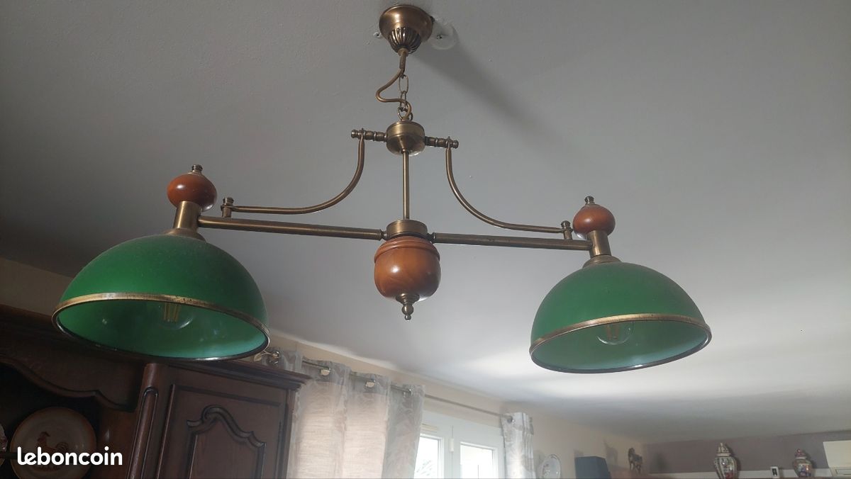 Suspension billard (image 1)