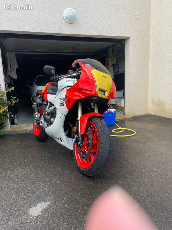 Yamaha XSR 900 GP - full option + pack racer complet - akrapovic (image 2)