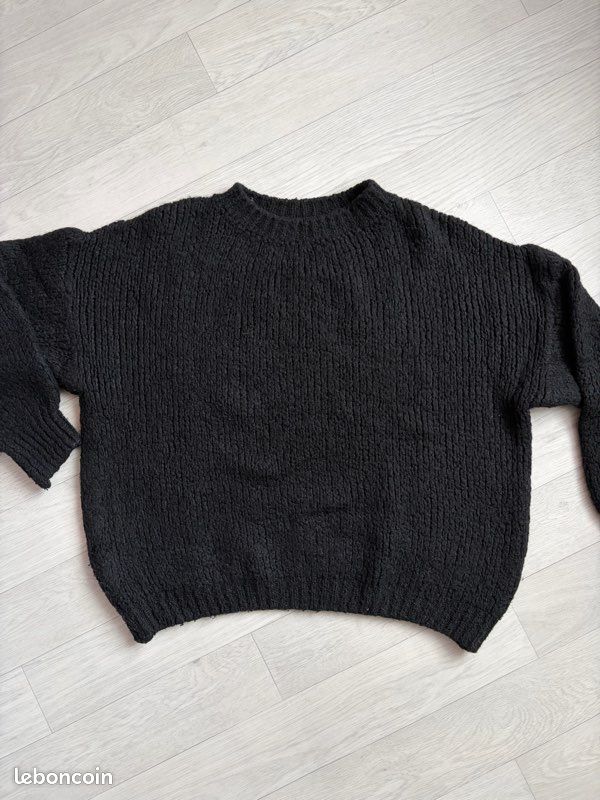 Pull noir col rond (image 1)