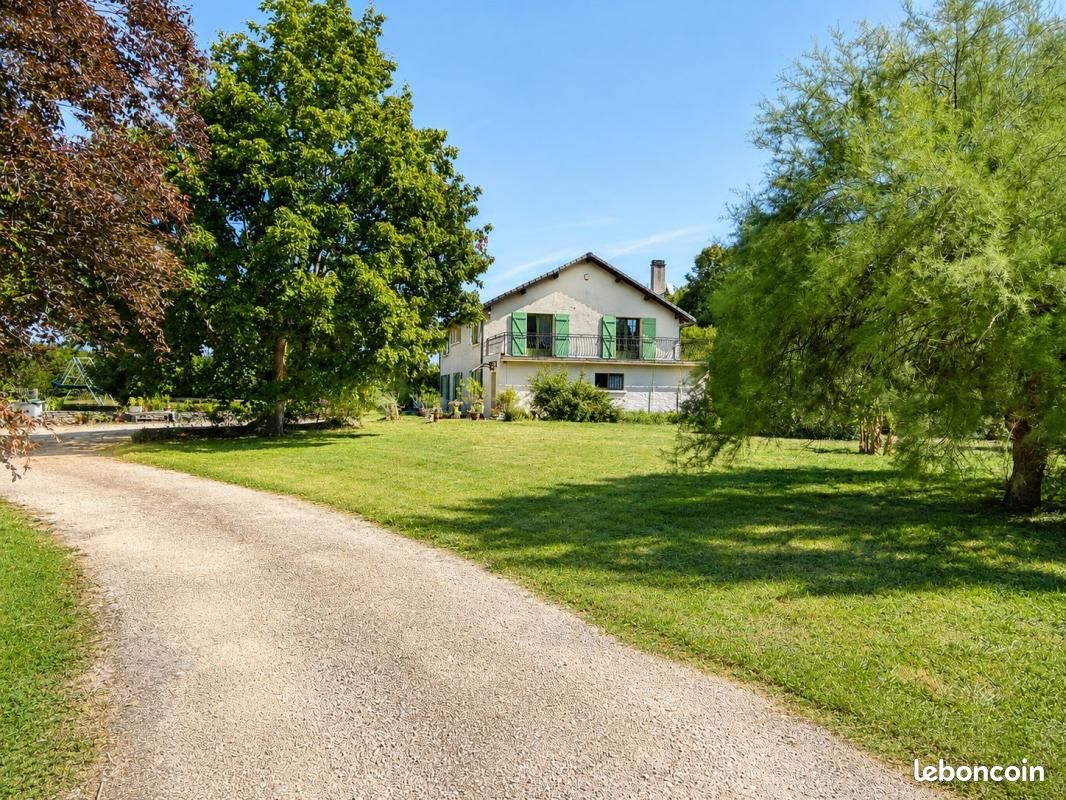 Maison 7 pièces 224 m² · à Monteignet-sur-l'Andelot · 224 m² · 299 000 €