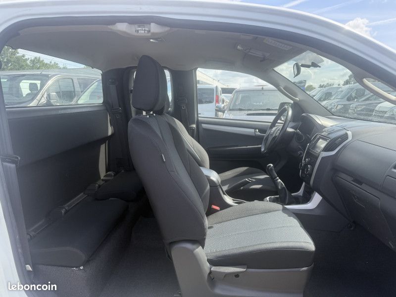 Isuzu D-MAX 2.5 TD 163 SPACE SOLAR A/C 4X4 (image 7)