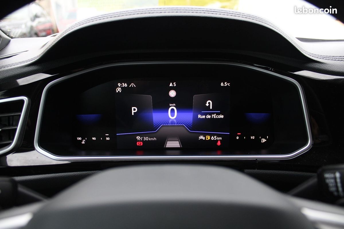Volkswagen T-ROC II 2L TDI 150 CV R-LINE GPS 3D CAMÉRA FULL LED ATTELAGE I-COKPIT USB BOITE AUTO DSG (image 17)