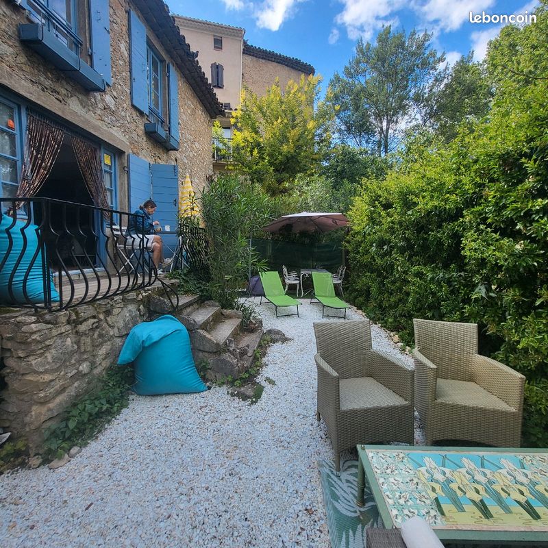 Nid d'Amour en Provence verte (image 7)